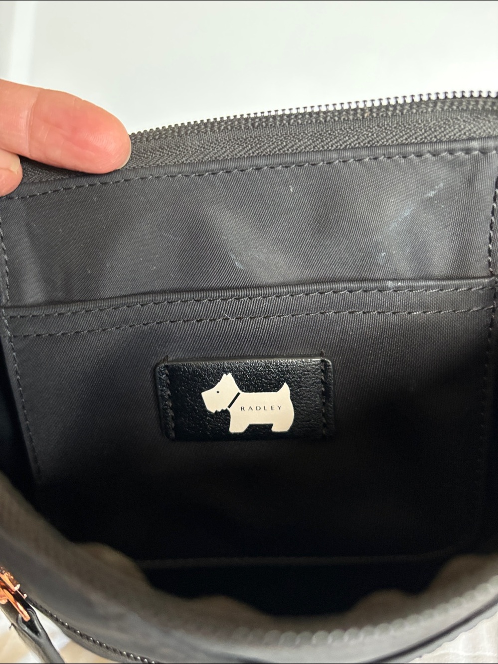 Radley London Black Crossbody Bag Nylon Zip Top Adjustable Strap Nice Condition - Picture 6 of 13